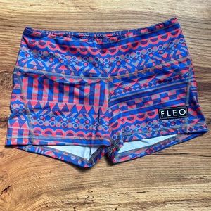 FLEO geometric red & blue shorts sz Small